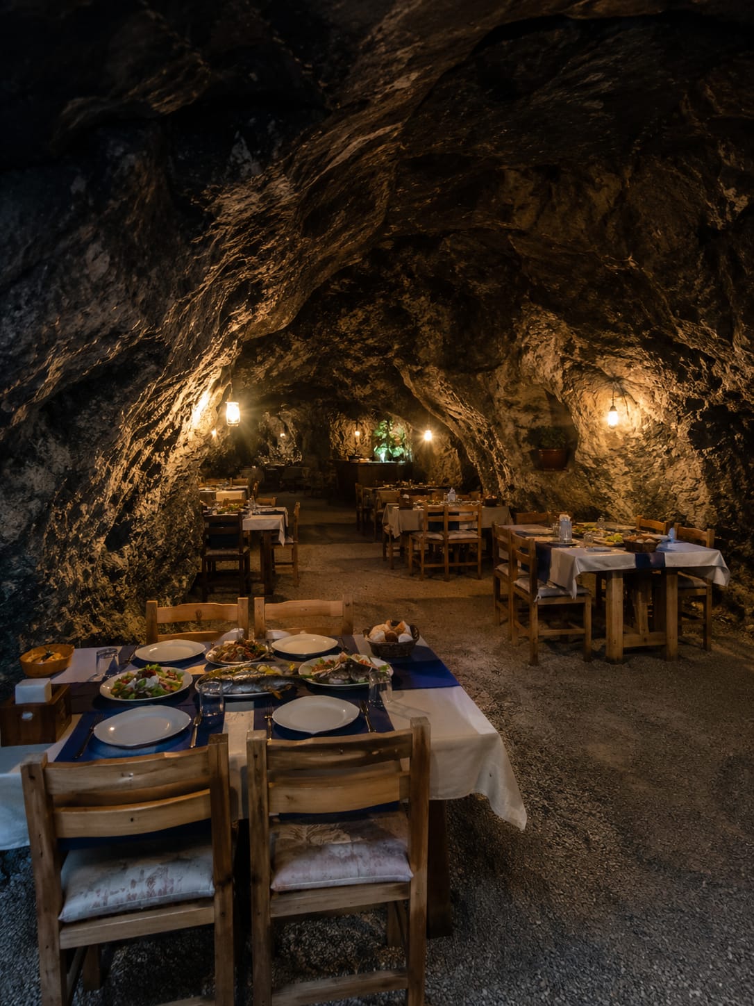 Mağara Restoranımızda Eşsiz Bir Deneyim